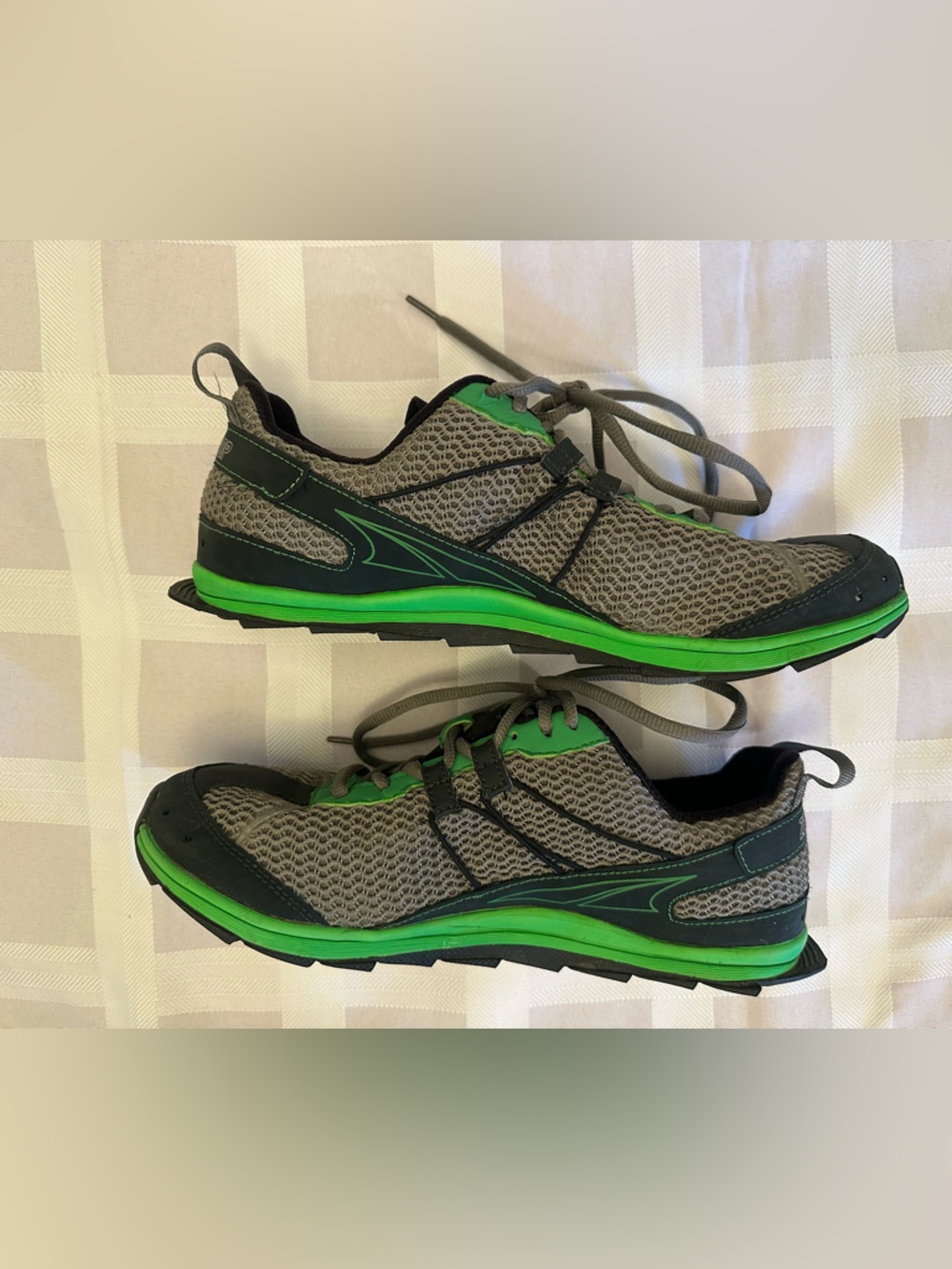 💚💎Altra Gray with Bright Green Trail Running Shoes Best for Sz. 9.5-10 Men’s💎💚 - Picture 3 of 12